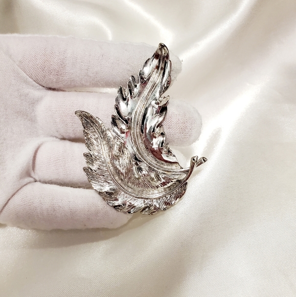 Amazing Vintage Brooch Leaf Silver Tone ~ Jewelry~ Vintage Brooch Leaves - Picture 7 of 8